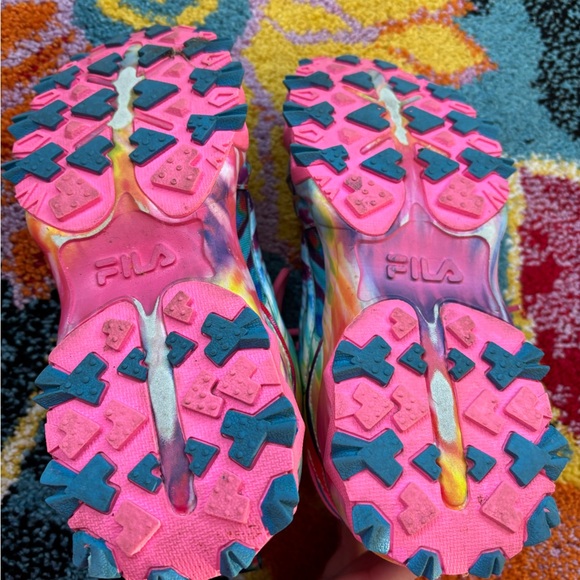 Fila colorful sneakers size 7 - Picture 5 of 5